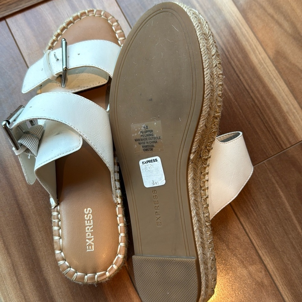 Whit express shoe